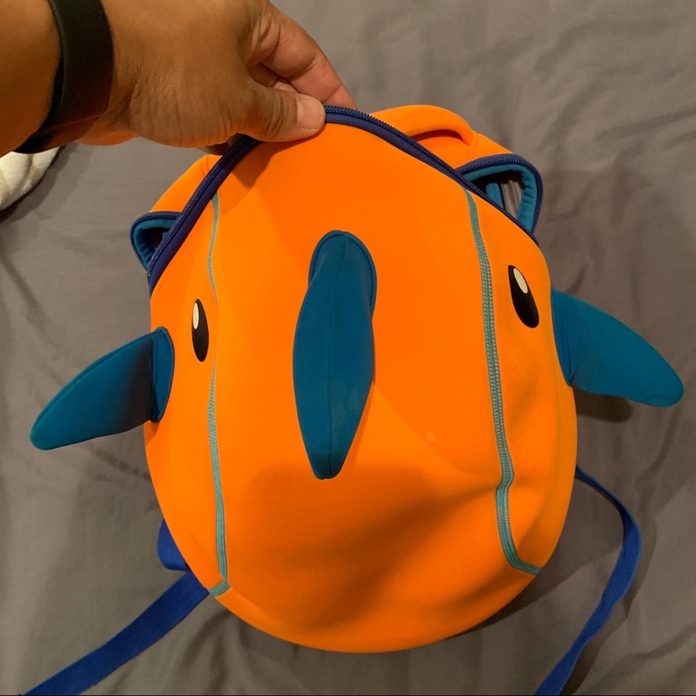 Fish beach backpack for toddlers with fins